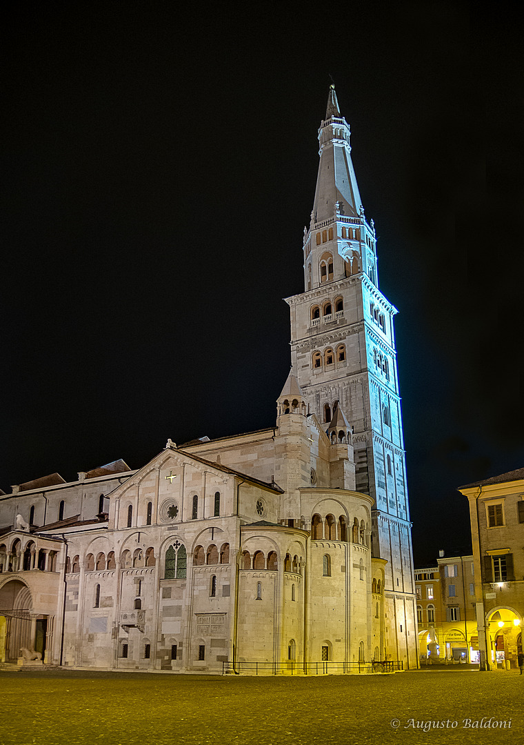 MODENA - Duomo e Ghirlandina